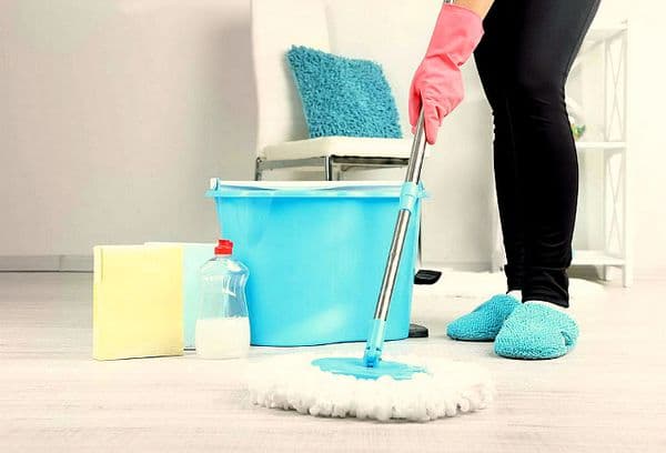 Nettoyer les sols stratifiés