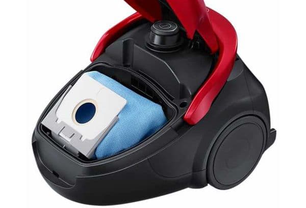 Sac réutilisable dans un aspirateur