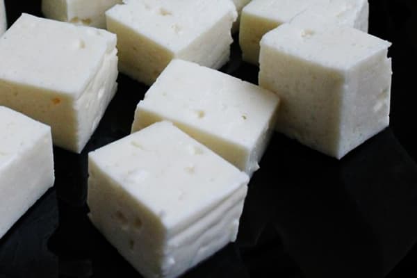 Morceaux de fromage surgelés