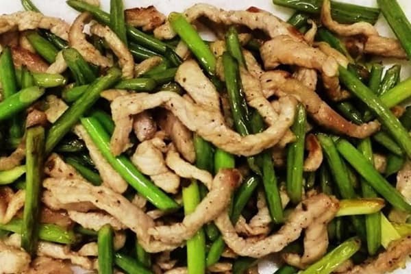 Porc aux flèches à l'ail