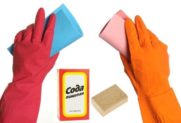 Savon et bicarbonate de soude pour le nettoyage
