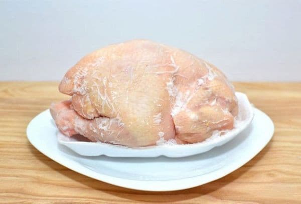 Poulet entier surgelé