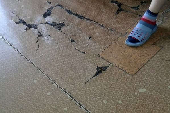 Très vieux linoléum