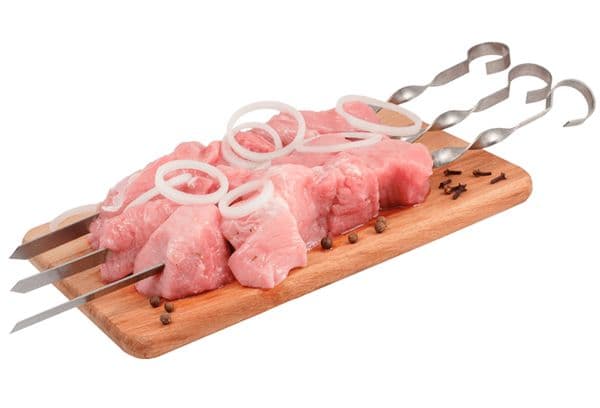 Kebab cru en brochettes