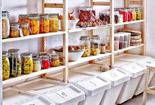 Pots et préparations au garde-manger