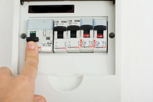 Tableau électrique dans l'appartement