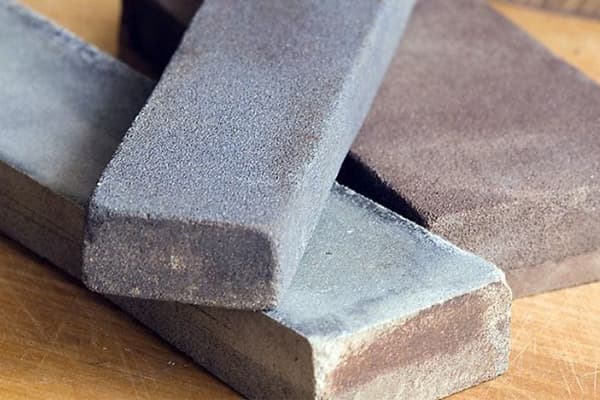 Pierre de touche (pierre à aiguiser)