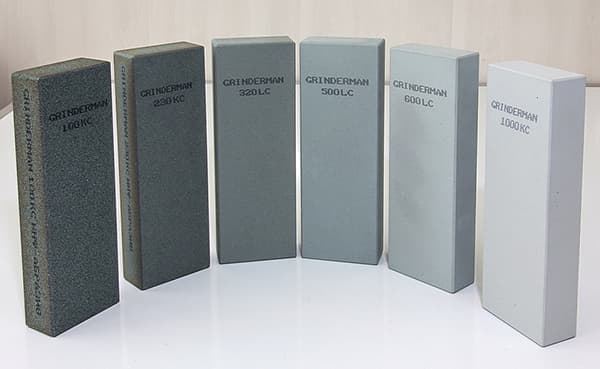 Pierres abrasives pour aiguiser les couteaux