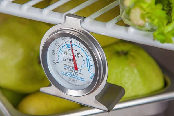 Thermomètre au réfrigérateur