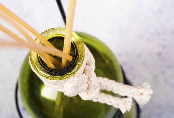 Bâtonnets de bambou à l'huile essentielle