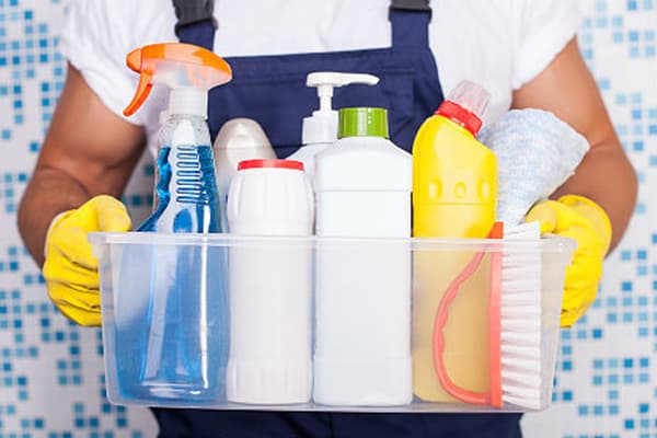 Produits chimiques ménagers
