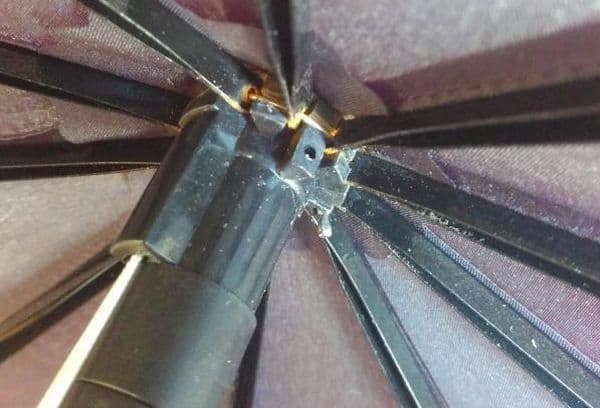 Rouille sur le parapluie