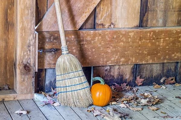 Balai et citrouille