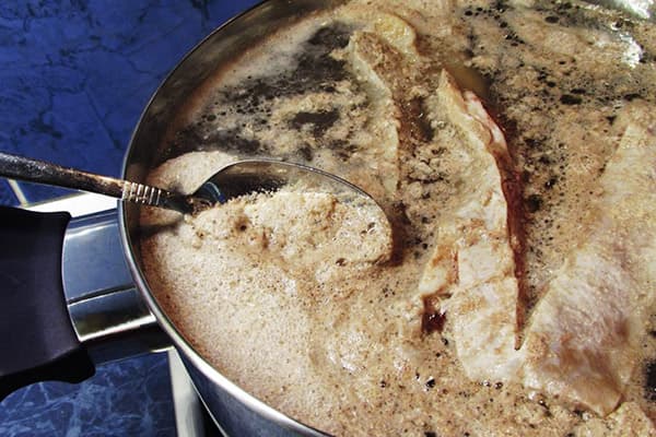 Enlever la mousse lors de la cuisson de la viande
