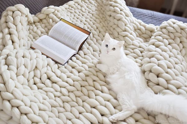 Couverture en gros tricot