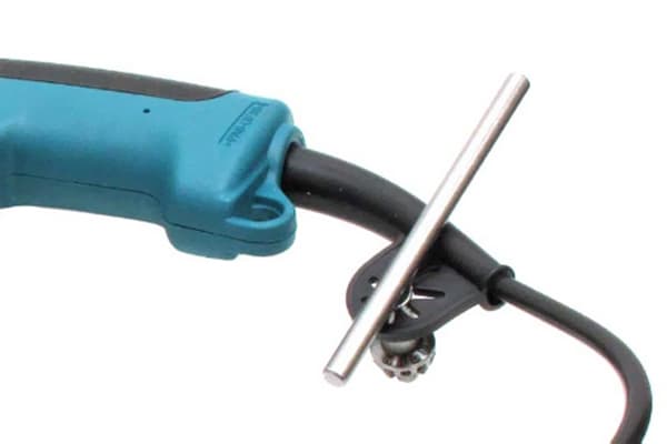 Fixation d'une clé sur un fil d'une perceuse