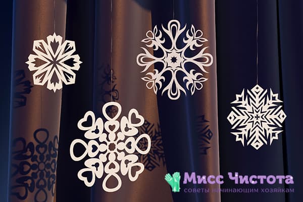 Flocons de neige en papier traditionnels