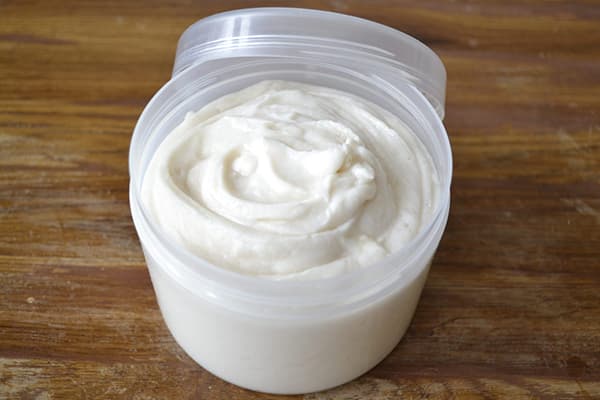 Pâte nettoyante à base de savon à lessive