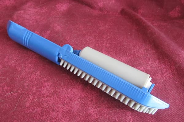 Brosse à rouleau collante