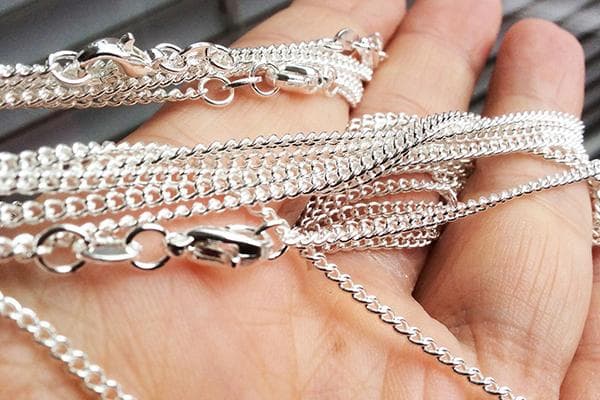 Chaînes en argent