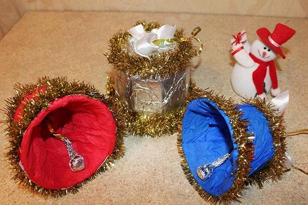 Cloches en papier ondulé