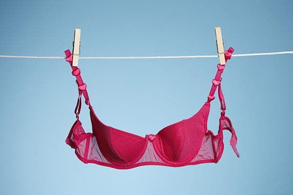 Sécher un soutien-gorge sur une ligne