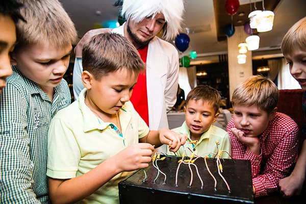 Concours pour les enfants pour le nouvel an