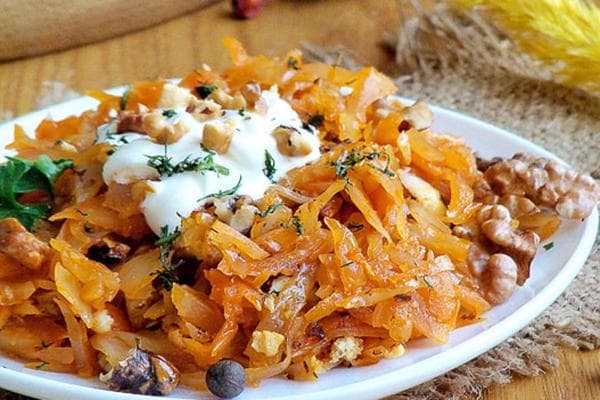 Compote de chou aux épices et crème sure