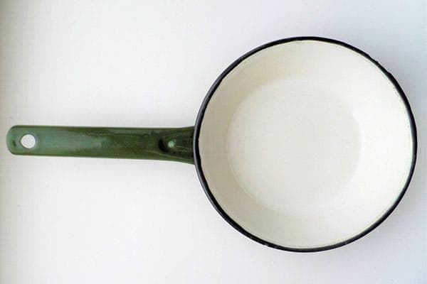 Poêle à frire en émail