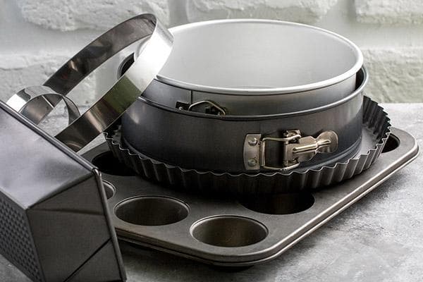 Plats de cuisson en acier