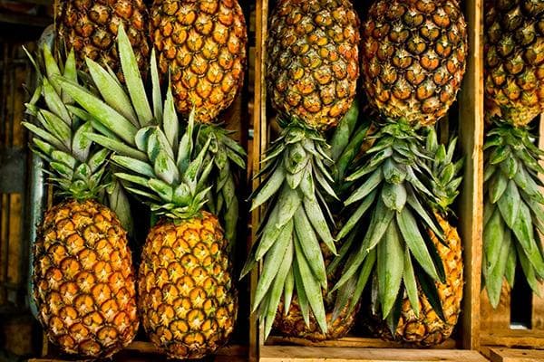Ananas en caisses