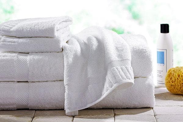 Serviettes de bain blanches