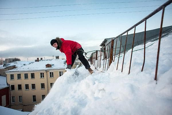 Déneigement de toiture avec assurance