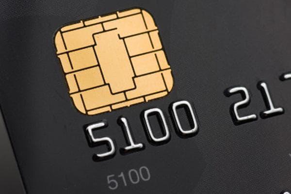 Puce sur une carte bancaire