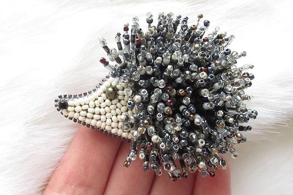 Broche faite à la main