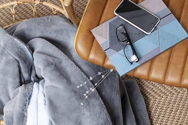 Couverture en fausse fourrure