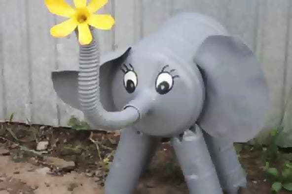 Éléphant fabriqué à partir de pièces d'aspirateur