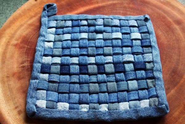 Support chaud fabriqué à partir de vieux jeans