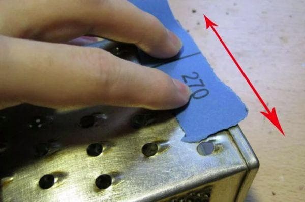 Aiguiser une râpe à légumes