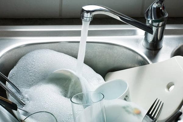 Vaisselle dans l'évier