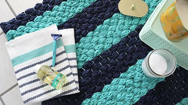 Tapis de bain tressé
