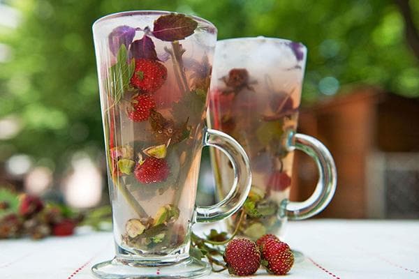 Heure d'été aux fraises et au basilic