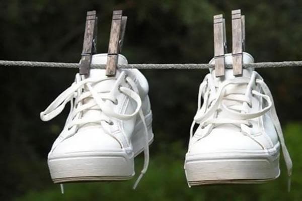 Sécher les chaussures de sport après le lavage