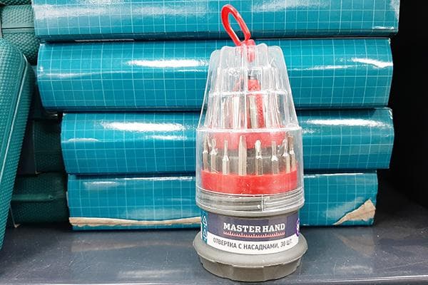 Tournevis avec 30 embouts de FixPrice