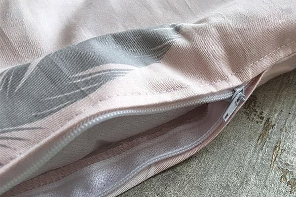 Fermeture éclair sur la housse de couette
