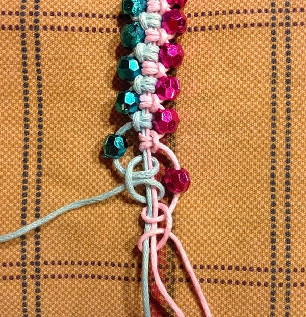 Bracelet noeud avec pierres