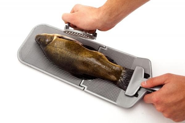Planche spéciale pour nettoyer le poisson