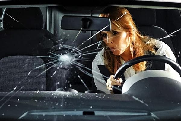 Eclats et fissures sur le pare-brise