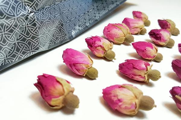 Boutons de roses séchés