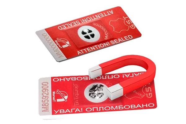 Remplissage antimagnétique avant et après exposition à un aimant